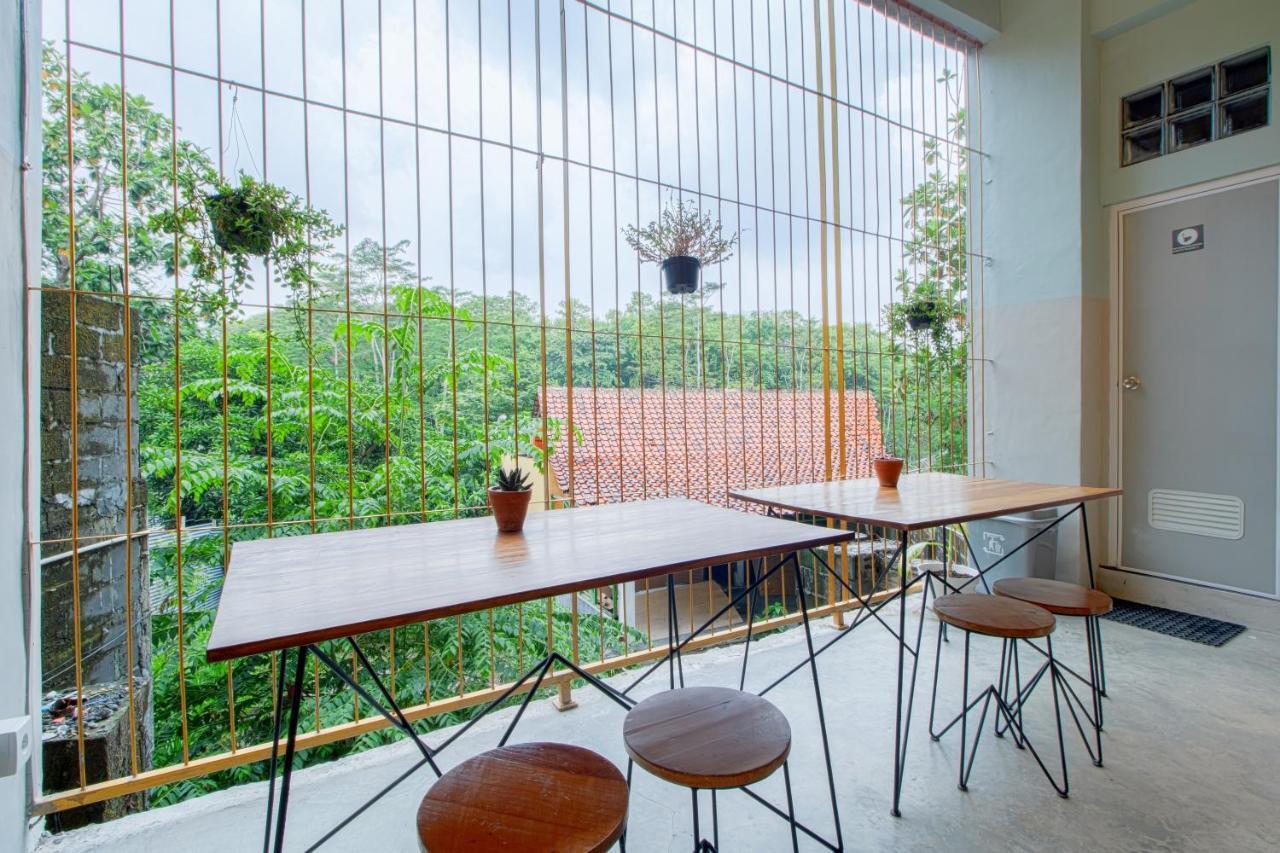 Kolo Kolo Hostel Kejayan Kültér fotó