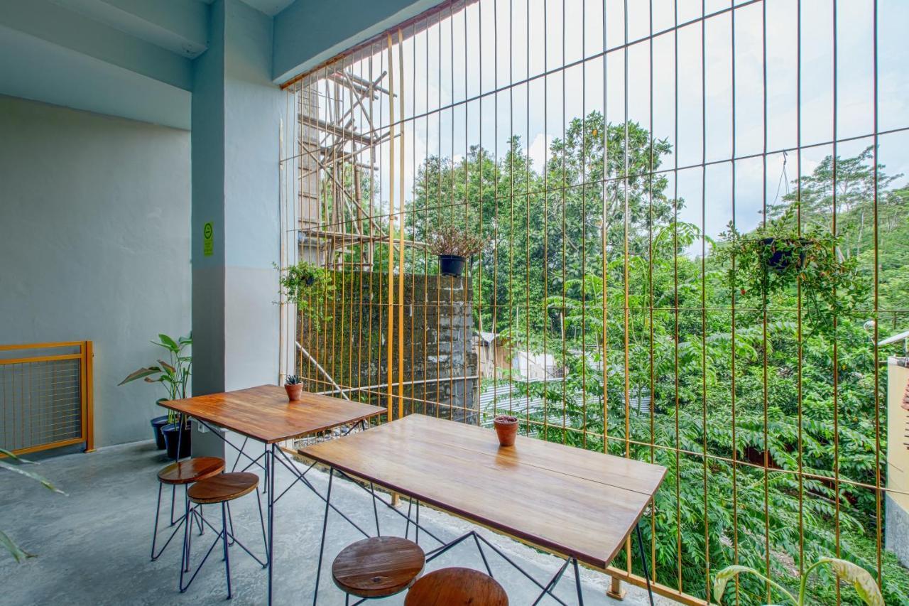Kolo Kolo Hostel Kejayan Kültér fotó